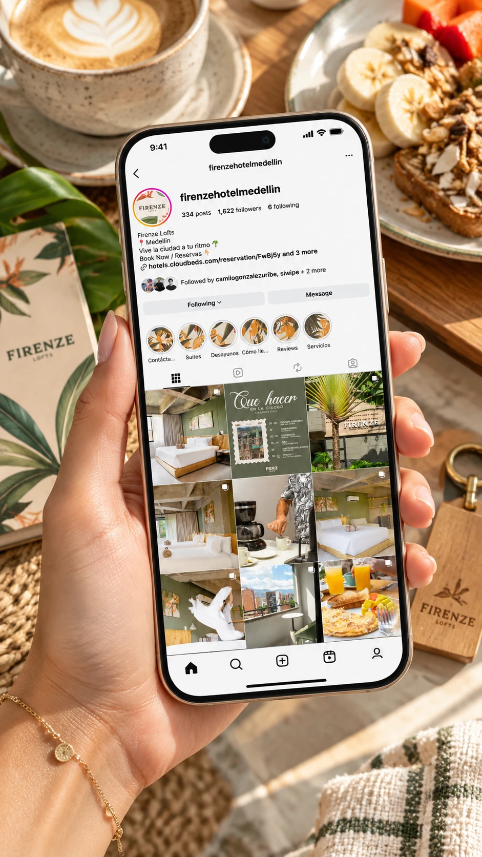 Perfil de Instagram de Firenze Lofts en un celular