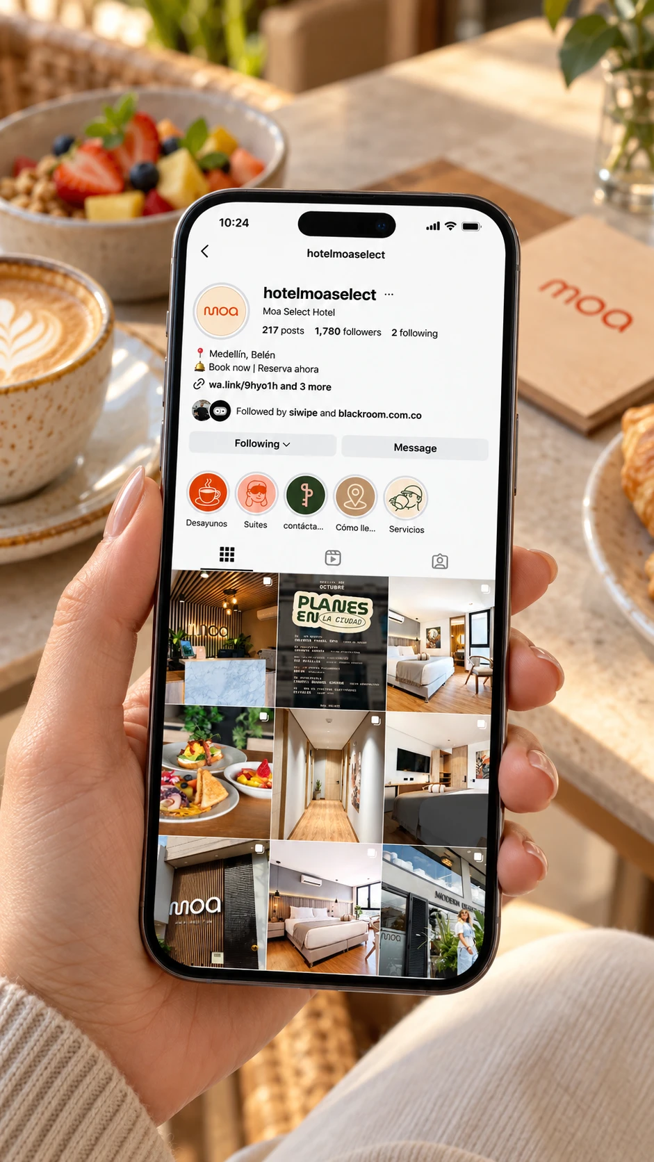 Perfil de Instagram de Moa Select Hotel en un celular